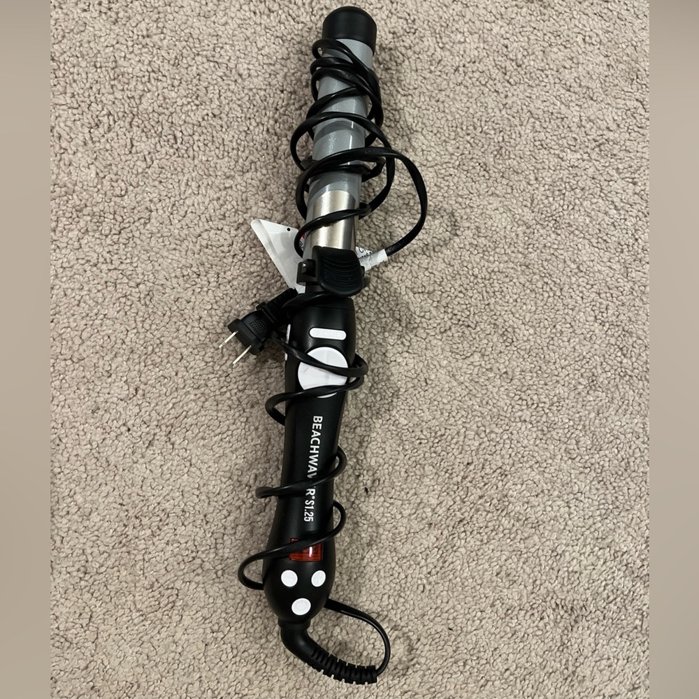 Beachwaver S1.25 Model:BW1138 Rotating Curling Iron Ceramic Silver